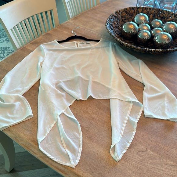 Crepe top BNWOT Size medium - Picture 6 of 9